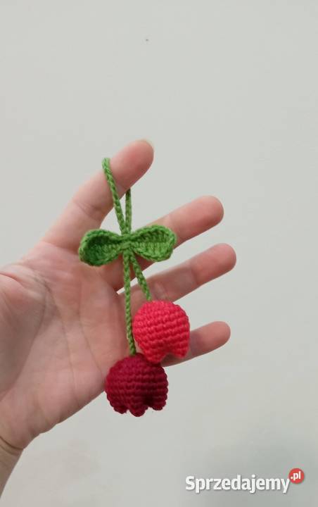 Tulipany wykonane na szydełku brelok zawieszka