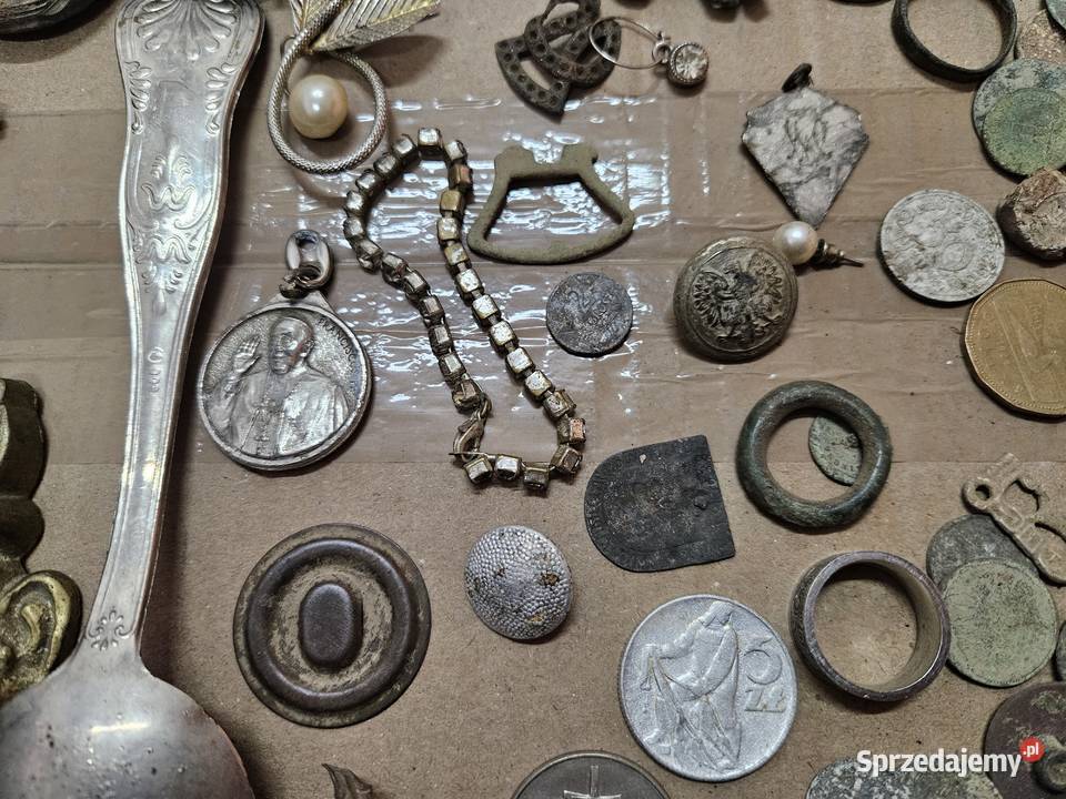 Monety broszka guziki scyzoryk klamra z czasów Pozostałe Antyki, Sztuka, Kolekcje sprzedam