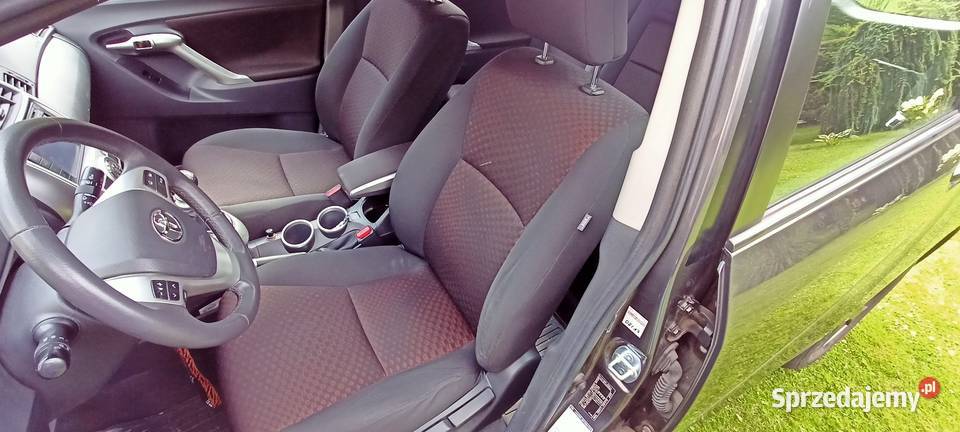Samochód TOYOTA VERSO 18 BENZYNA NISKI PRZEBIEG manualna śląskie Kobiernice