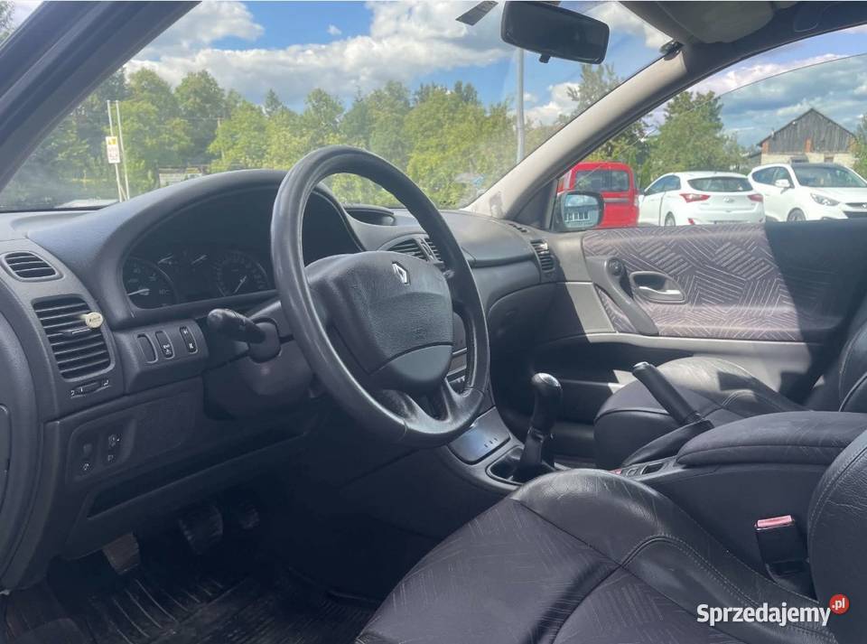 Renault Laguna 16 108 2001 Rok produkcji 2001 świętokrzyskie Pińczów