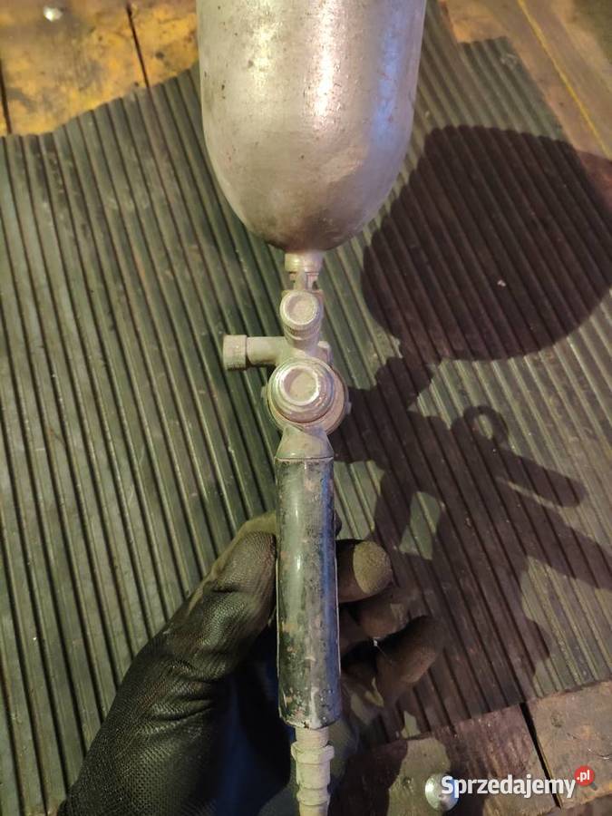 Stary polski pistolet lakierniczy CHS