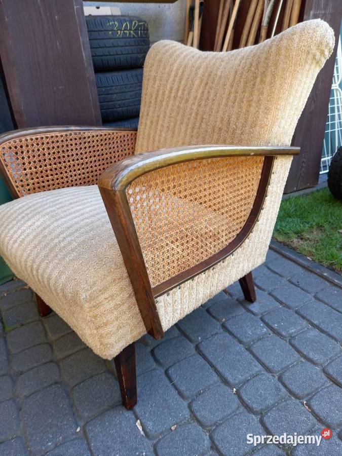 Stary fotel na sprężynach z rattanem vintage prl Rawicz