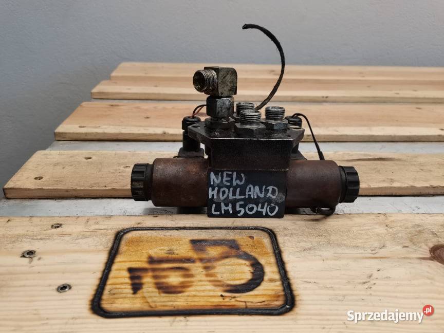 Rozdzielacz skrętu kół Holland LM 5060 Pozostałe Wilkowo