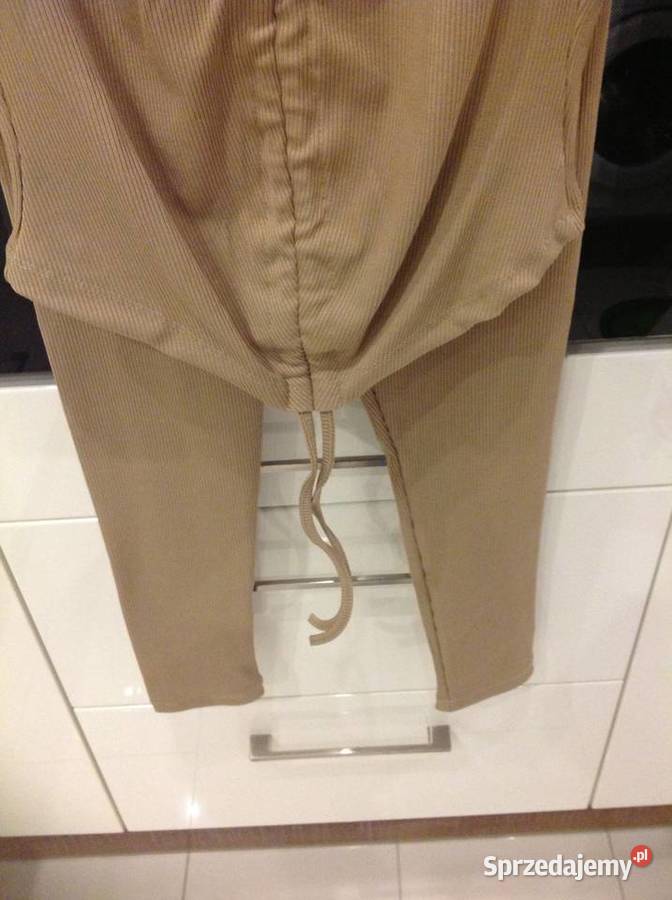 Kpl Crop Top z Legginsami ML Nude Nowy Nowa Sól