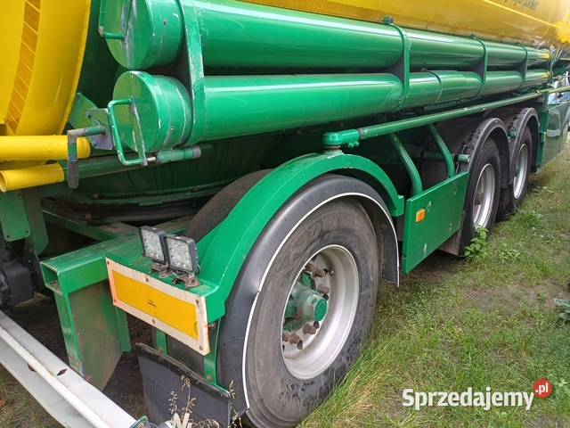 Naczepa do paszy 8 komorowa 3 osiowa Welgro Warszawa