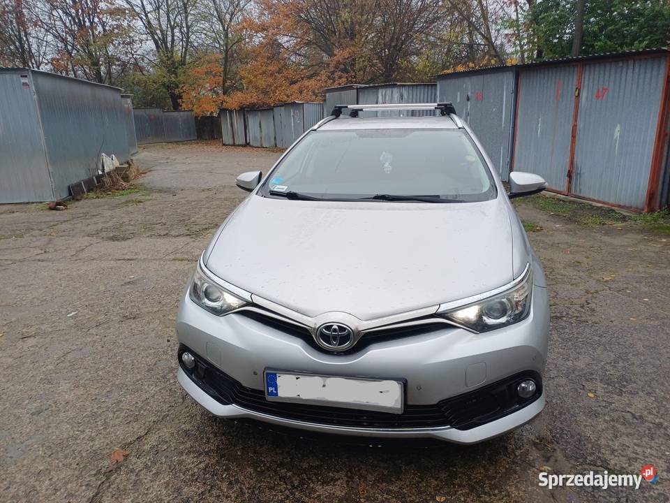 Toyota Auris Auris 16 D4D poLift 150 112 2015 Szczecin