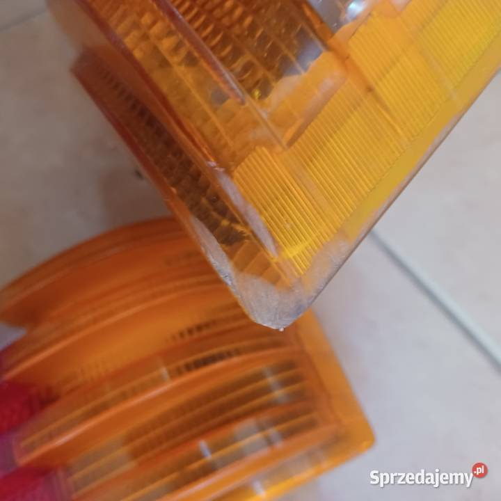 MERCEDES W114 W115 LAMPA TYŁ PRAWA LEWA Rakoniewice