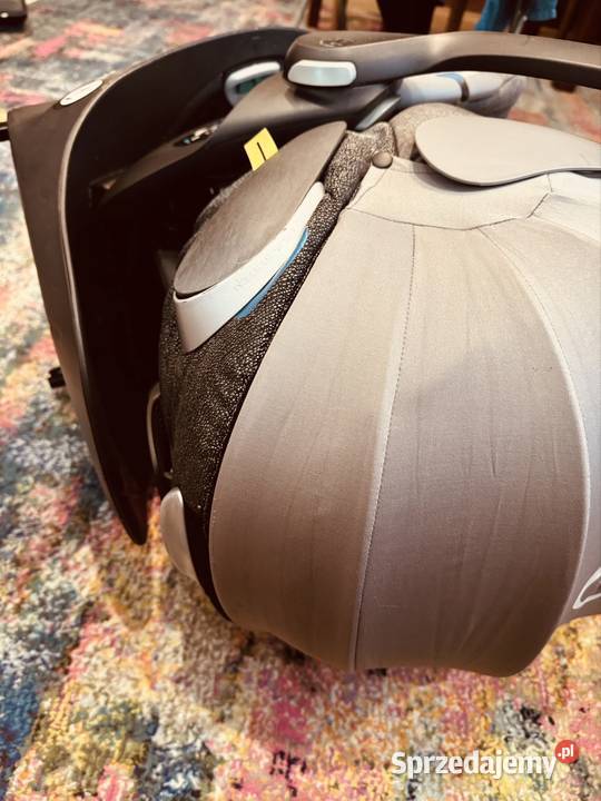 Fotelik Cybex Cloud Z i Size z podstawką sprzedam
