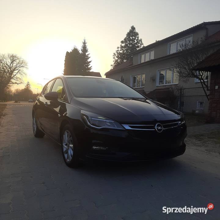 Sprzedam Opla Astrę K z 2018r 14 benzyna 125 komputer pokładowy Puławy