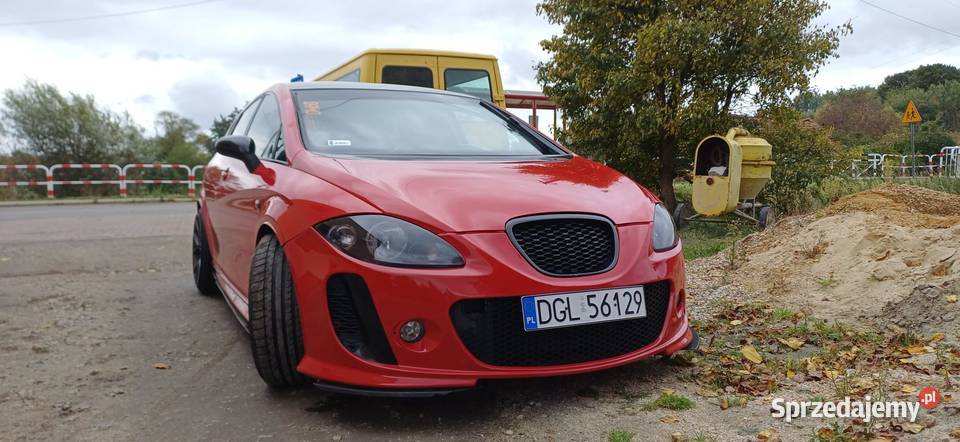 posiadam na sprzedaż samochód marki seat Leon