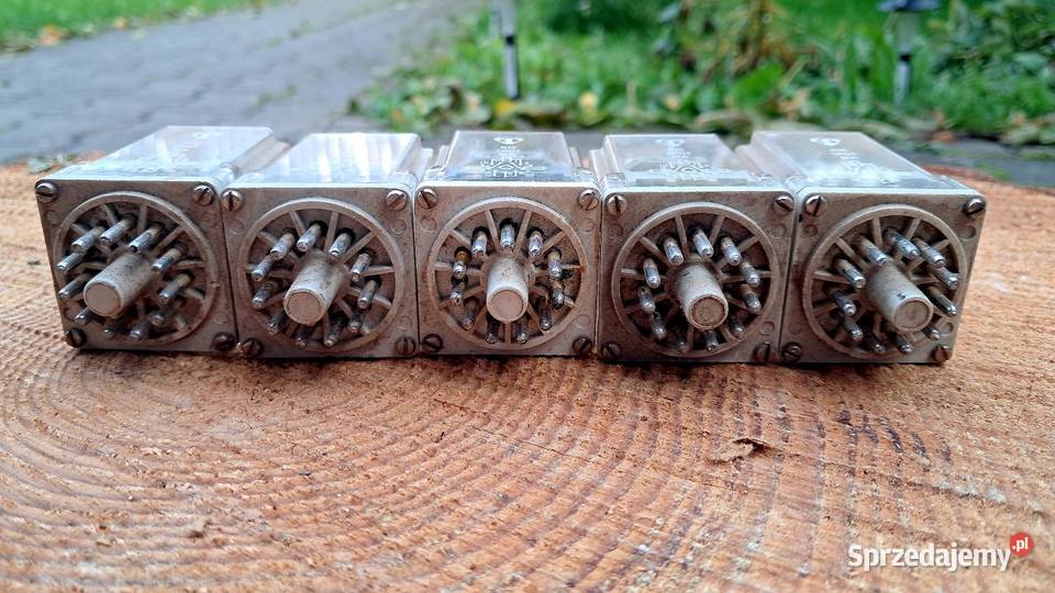 Nowe Przekaźniki Lumel R15 24V AC 10A 3PDT 11pin Świecie