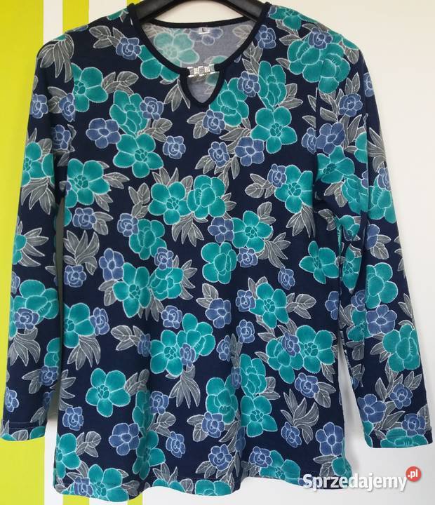 M 42 Bluzka lekki sweterek granatowe tło Butik Moda i Styl Gliwice