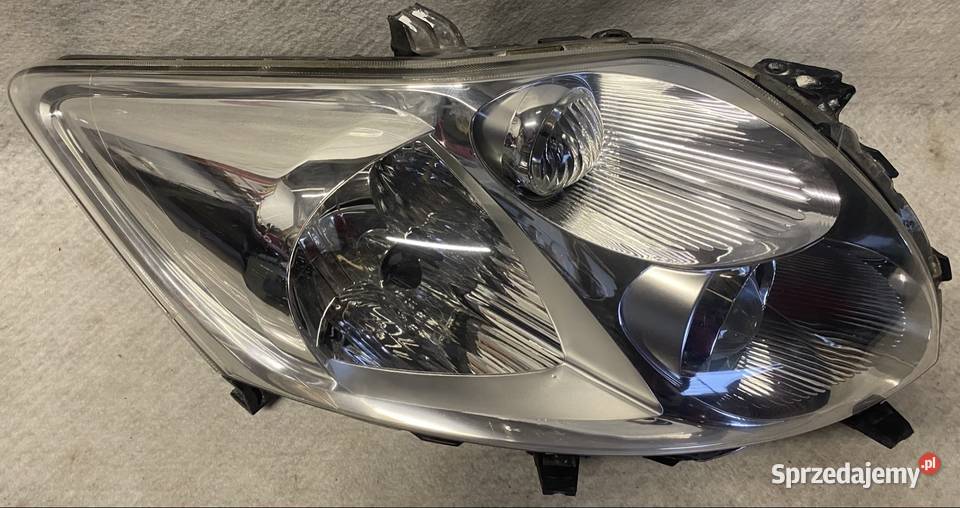 Lampa reflektor prawy przód Toyota Auris I Jasienica sprzedam