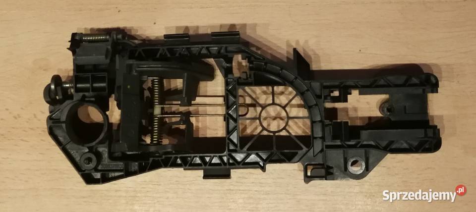 Mocowanie klamki Volkswagen passat B6 3C0837885G