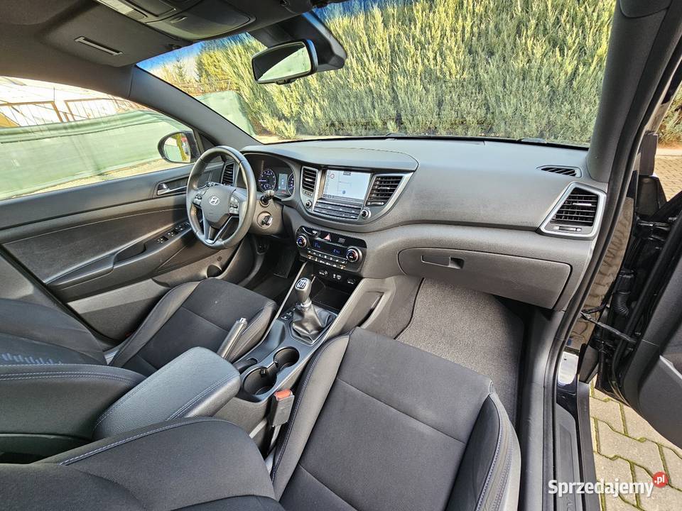 HYUNDAI TUCSON 16Benzyna 2018r Niski przebieg serwisowany w ASO lubelskie Poniatowa