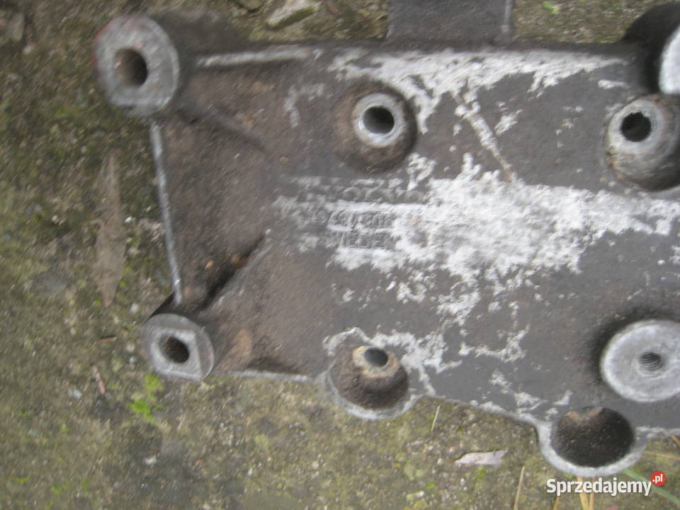 Łapa stojan mocowanie podstawa alternatora Volvo Kraków