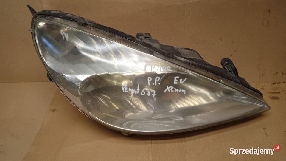 PEUGEOT 607 LAMPA PRZÓD PRAWA XENON EU Lampy przednie wielkopolskie Zbierkowo