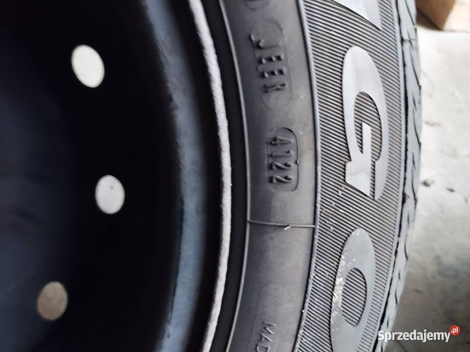 Zima 4 sztuki Dębica 205 60 16r z felgami 51143 Samochodowe Prandocin