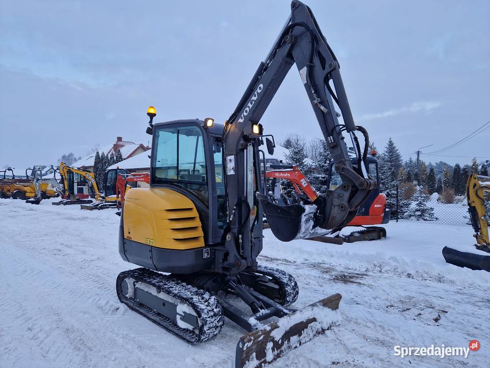 Minikoparka Volvo EC 27 C 2012r 28 tony Koparki