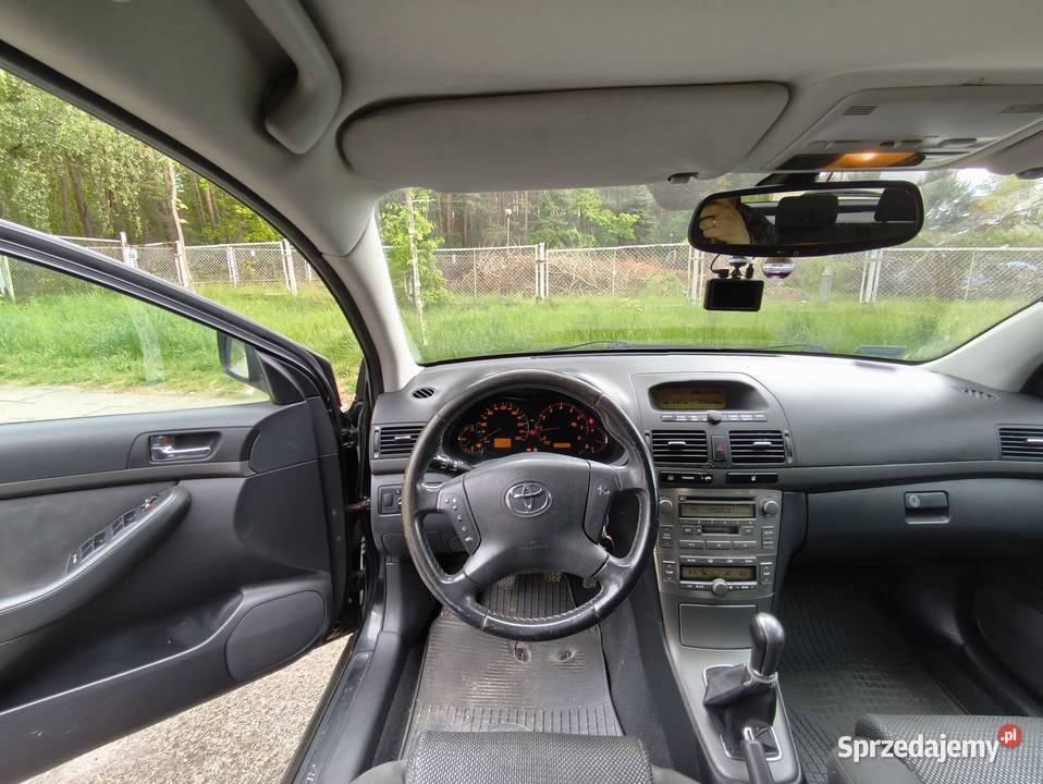 Czarna Toyota Avensis 18 benzyna 2004r kombi Zielona Góra