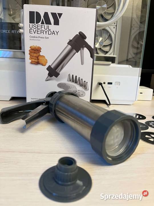 DAY Useful Everyday Cookie Press Set