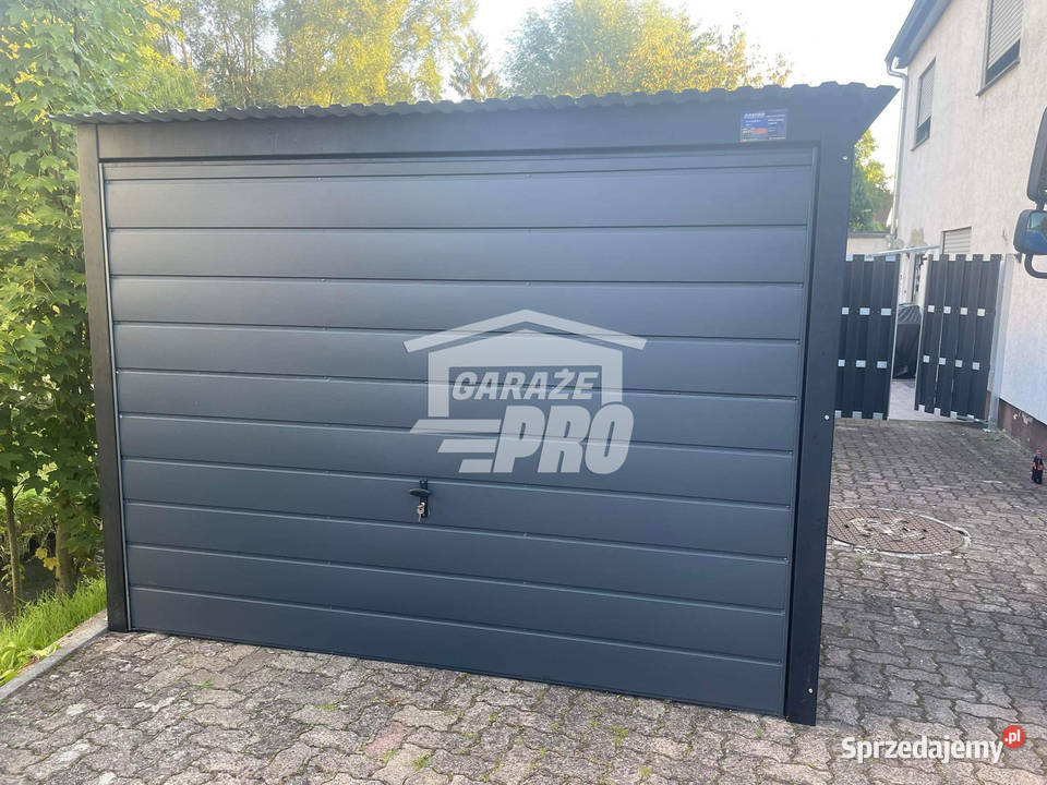 Garaz blaszany 3x7 brama uchylna okno PCV Oświęcim