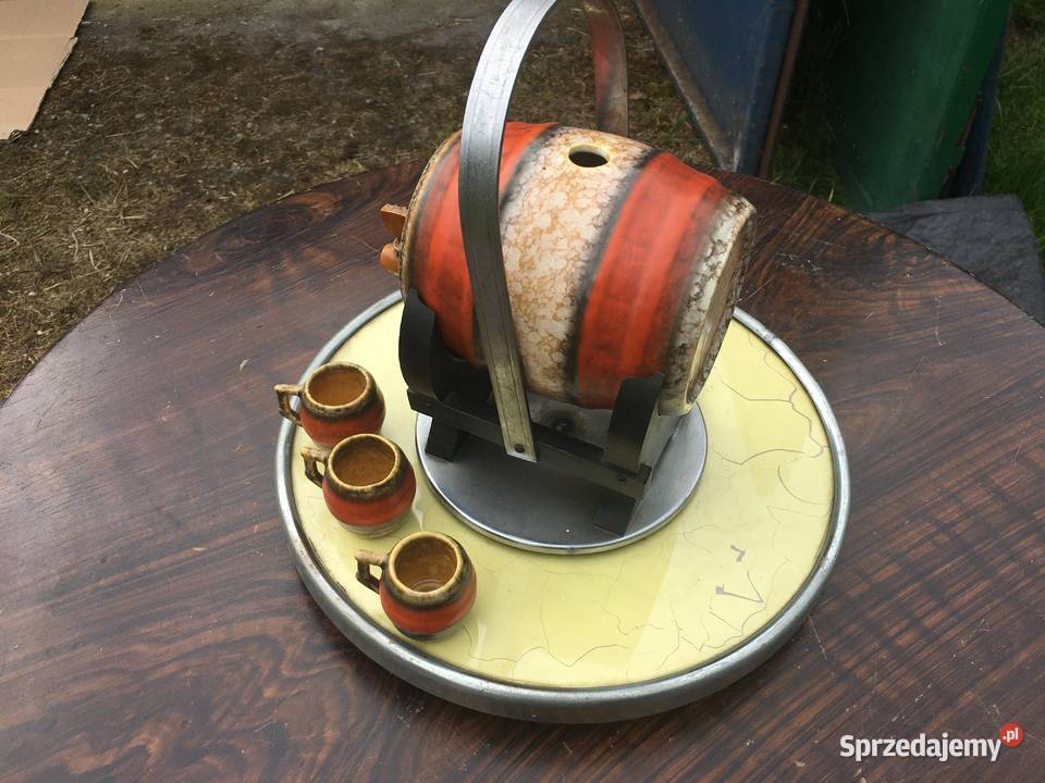 BECZUŁKA Z TACĄ I KIELISZKAMI Porcelana i szkło