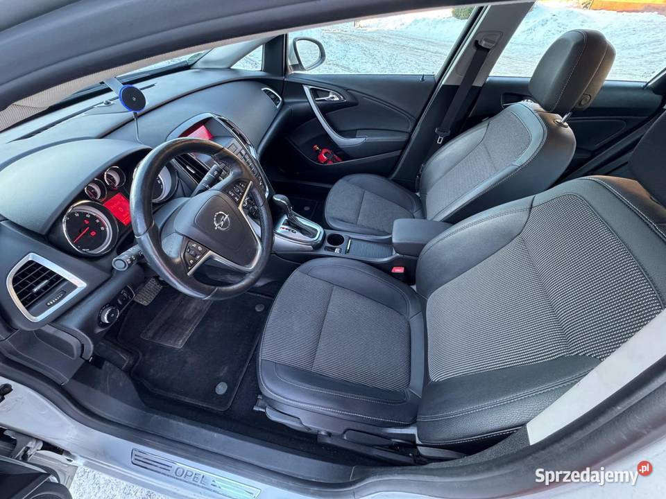 Opel Astra 14 benzyna 140 2013r Automat Ustarbowo