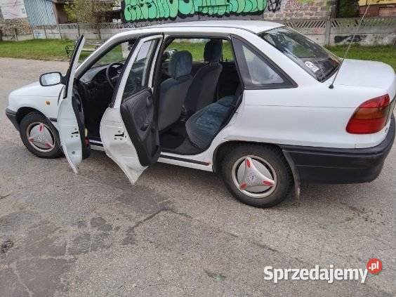 Opel Astra 14 benzyna 60 1998r Dąbrowa Górnicza sprzedam