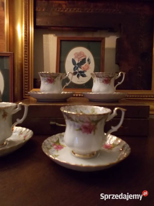 Chodzież Filiżanka Różyczki Filiżanki PRL sprzedam