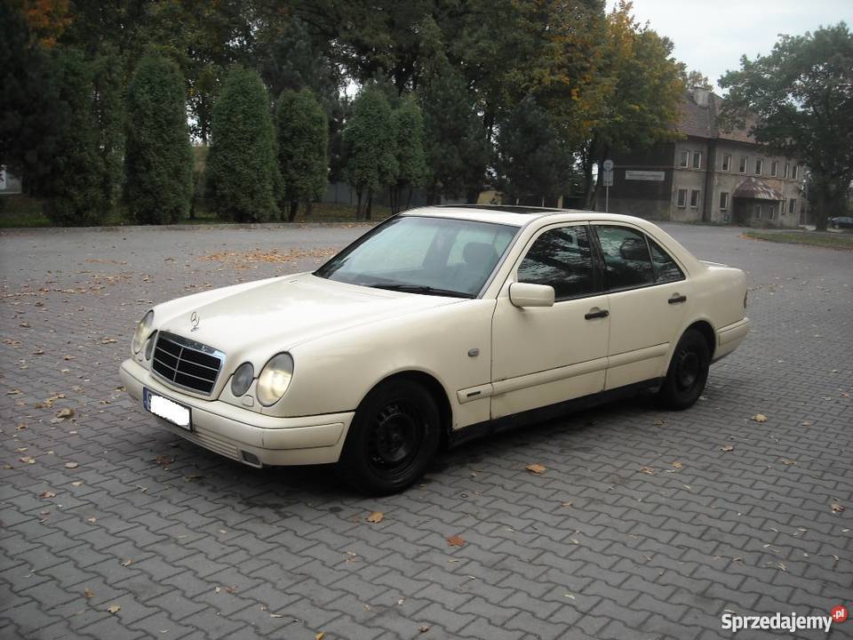 Mercedes W210 sedan ksenon radio / CD