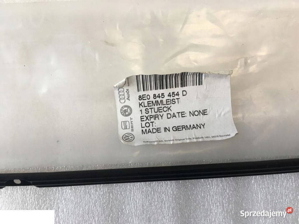 AUDI A4 LISTWA SZYBY CZOŁOWEJ PRAWA 8E0845454D Karoseria Kozubszczyzna