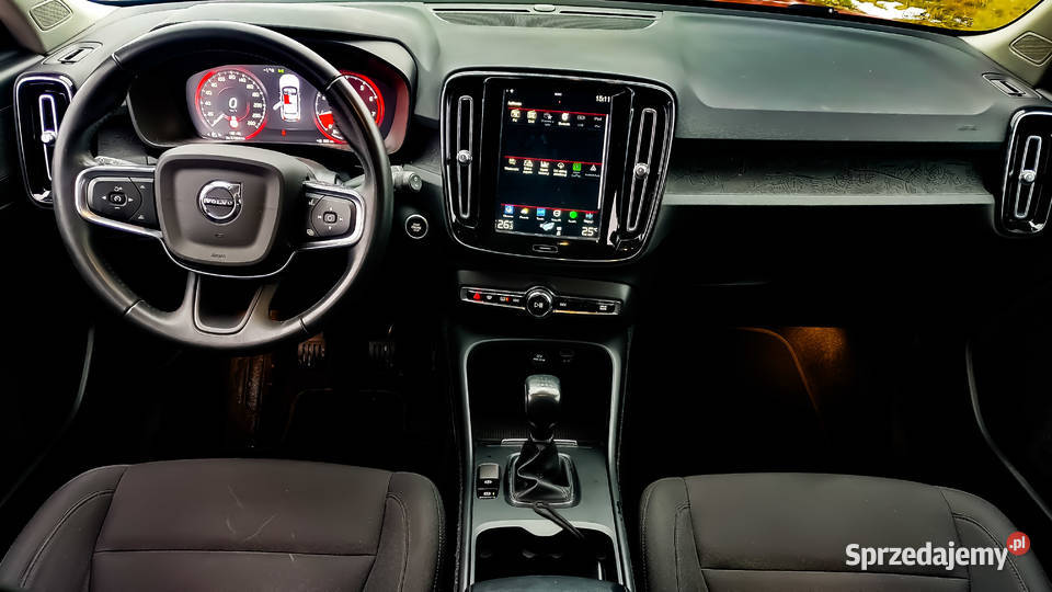 Volvo XC 40 benzyna serwisowany ASO super stan łódzkie Piotrków Trybunalski sprzedam