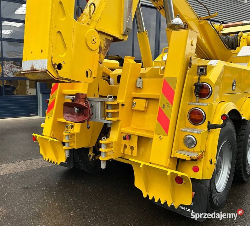 Holownik pomoc drogowa 8x4 Merceded