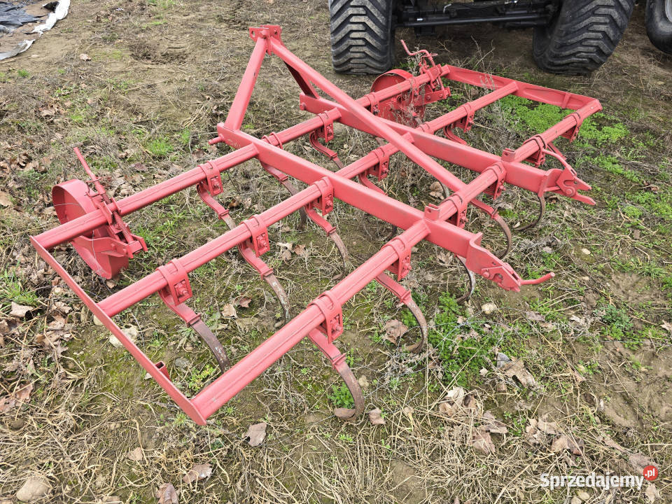 Kultywator 27 m z zaczepem do wału siewnika Kultywatory Wizna