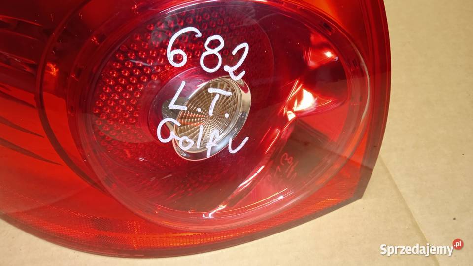 VW GOLF V HB LAMPA TYŁ LEWA