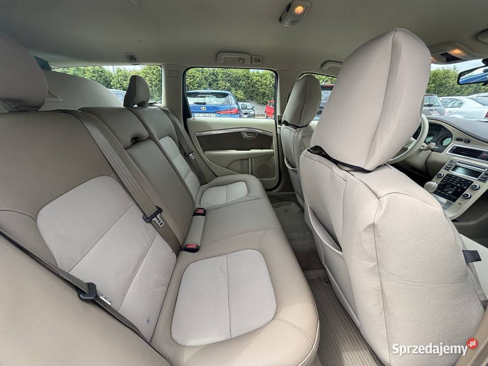Volvo V70 z 2009r światła przeciwmgielne sprzedam