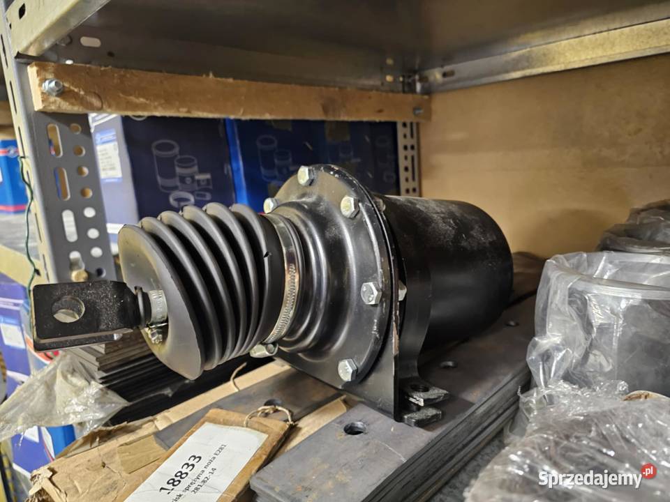 Siłownik pneumatyczny sprzęgła Fortschritt ZT300 łódzkie