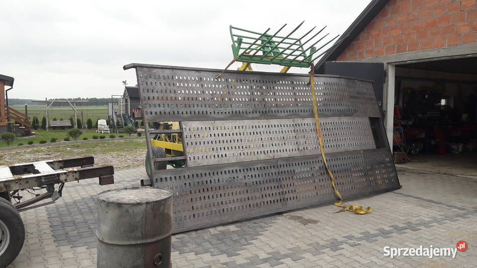 Autolaweta najazd zabudowa laweta łódzkie Paradyż