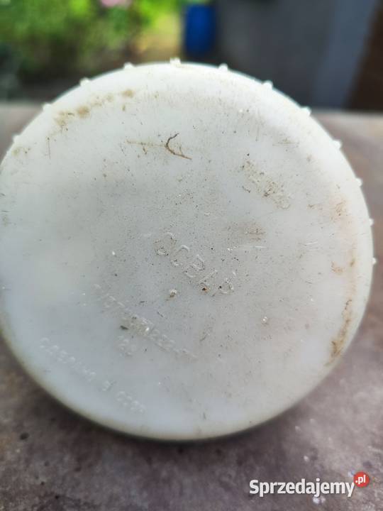 Stara lampa wisząca z dawnych lamp