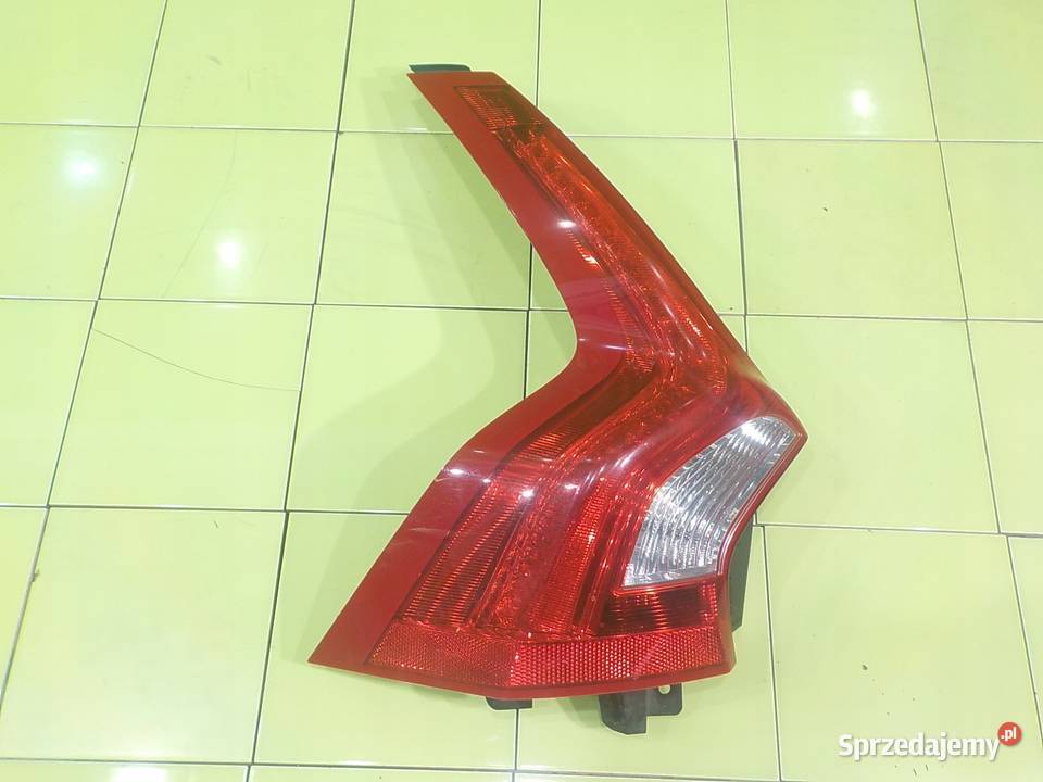 VOLVO V60 I 20 D3 11r KOMBI lampa lewa tyl Suków