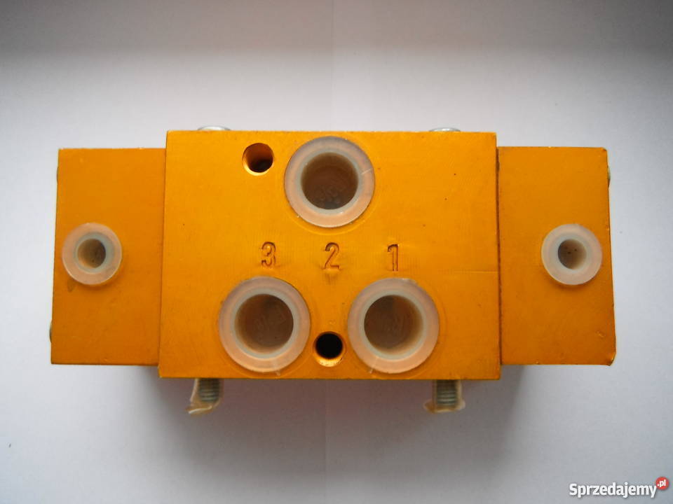 Rozdzielacz 13 pneumatyczny ZM Radom Chlewiska sprzedam