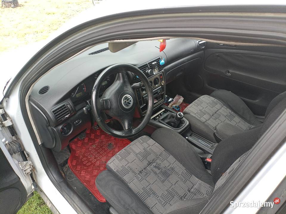 mam do sprzedania passata B5 18 bezynka 354852km Passat Poddębice