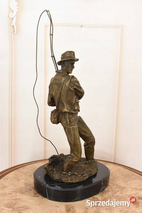 Wędkarz z Brązu Mężczyzna z Wędka Rybak Figura Kraków