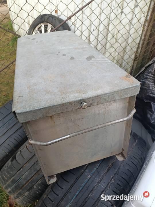 Skrzynka ocynkowana na akumulator Zelewo