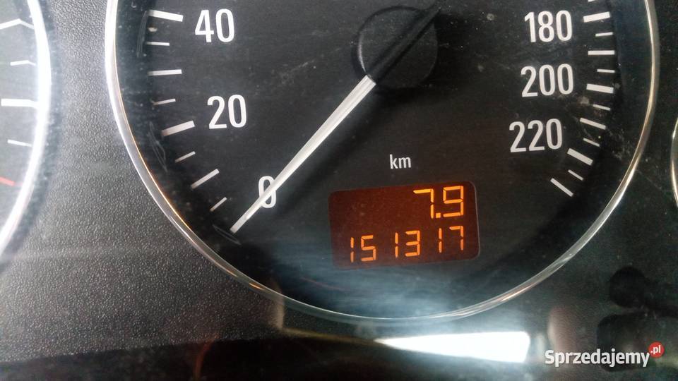 Sprzedam Astrę g 2003r Garbów sprzedam
