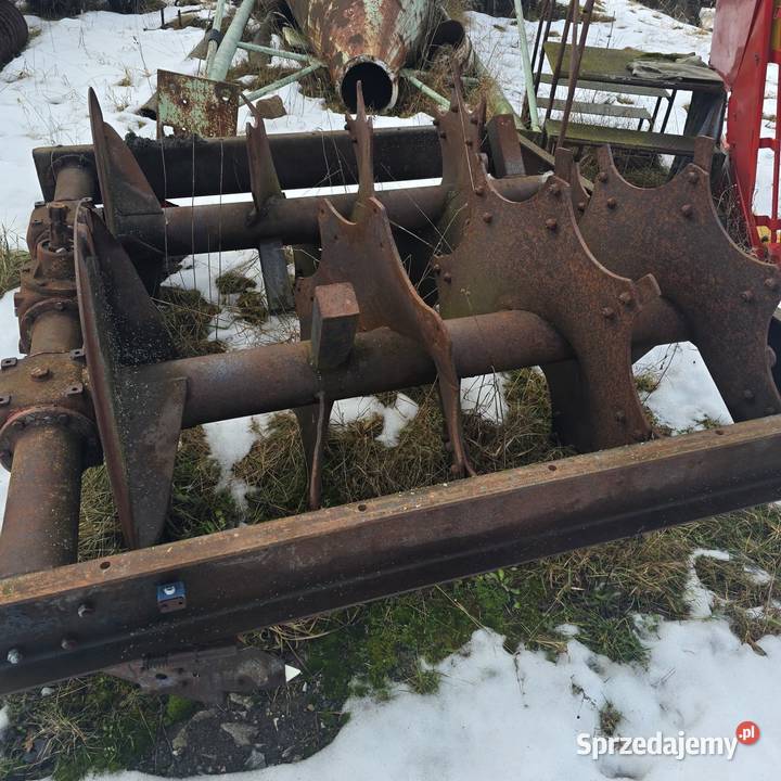 Rozrzutnik do obornika i materiałow sypkich uszkodzony Grodków