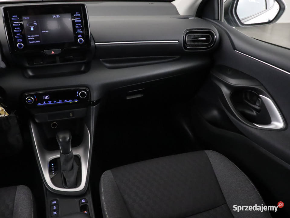 Toyota Yaris 15 VVTi Hybrid pełny VAT Bielany Wrocławskie