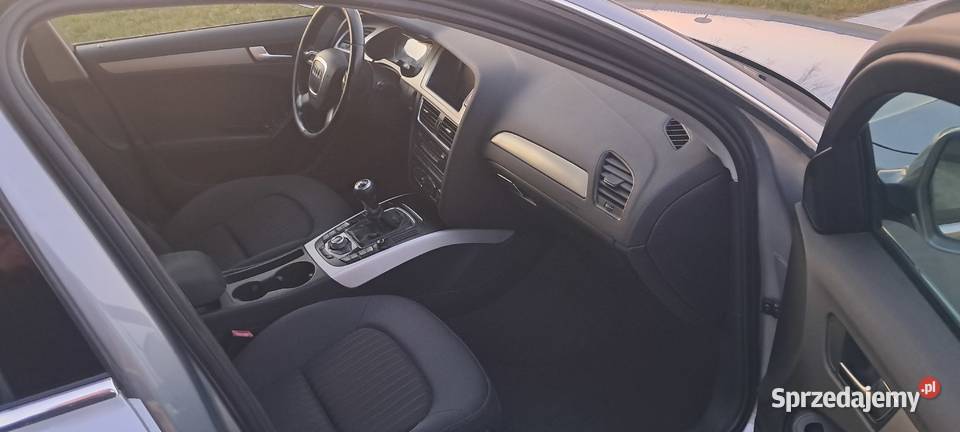 Audi A4 B8 20 TDI 140 super stan 322123km Sieradz