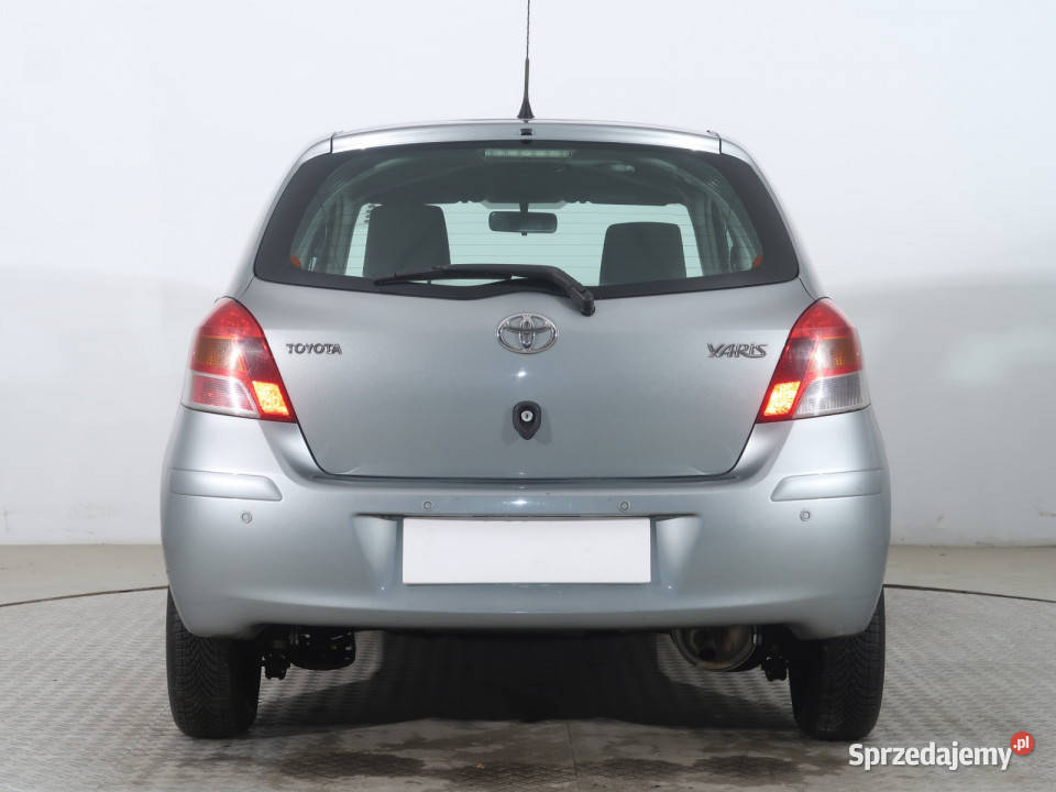 Toyota Yaris 10 VVTi 51KM